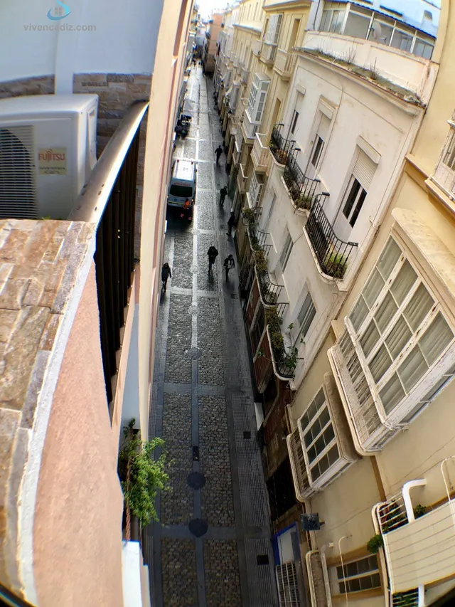 AMPLIA VIVIENDA CON ASCENSOR - ZONA CENTRO — 19
