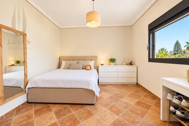 VILLA MEDITERRÁNEA CON GRAN PARCELA, PISCINA Y ESPACIO PARA TODA LA FAMILIA ☀️ — 32