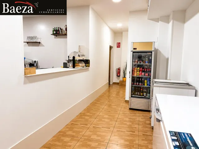 Traspaso de heladería-cafetería totalmente equipada — 10