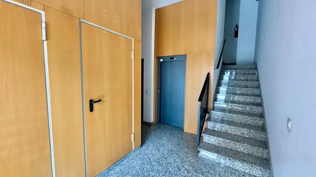 Piso exterior de 3 dormitorios y 2 baños con garaje y trastero en Avenida Buenos Aires. — 40