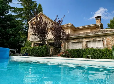 Casa-Chalet en Venta en Navas De Riofrio Segovia