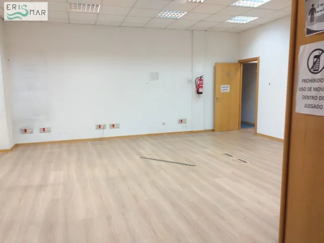 LOCAL COMERCIAL EN ALQUILER Y VENTA EN NAVALCARNERO — 22