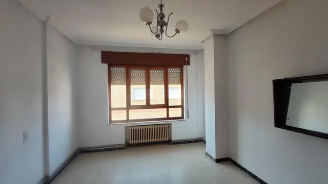 PISO PARA REFORMAR EN LA BAÑEZA — 3