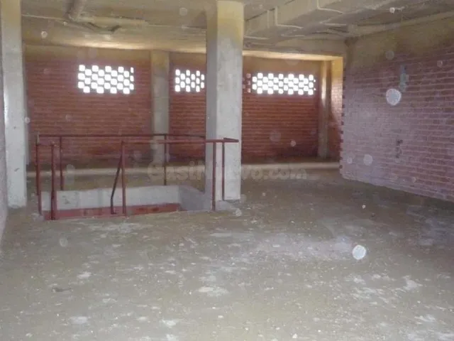 Local comercial 235m² en venta - Peñacastillo-Nueva Montaña — 3