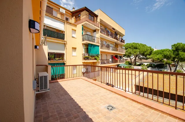 PALAFRUGELL: ÁTICO EN PALAFRUGELL CON TERRAZA COMPLETAMENTE RENOVADO. ZONA LIDL. — 12