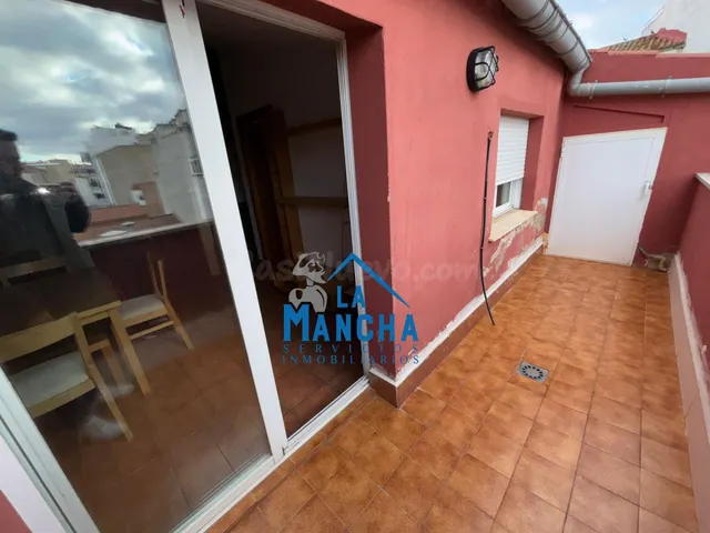 *105.000€* INMOBILIARIA LA MANCHA VENDE ATICO-APARTAMENTO EN - foto 3