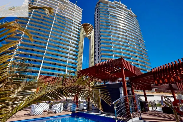 MODERNO PISO CON VISTAS DESPEJADAS EN BENIDORM - foto 2