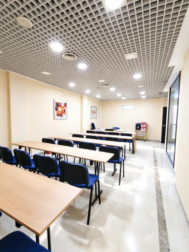 Local para oficinas, gimnasio o clínica en venta en el Centro de Badajoz — 19