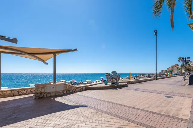Piso con gran terraza de 29 m2 en segunda línea de playa – Fuengirola — 35