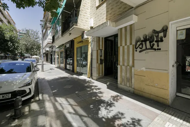 ✨ EXCLUSIVO PISO DE 253 m2 EN GRANADA CENTRO – 2.800 €/MES DE RENTABILIDAD — 35