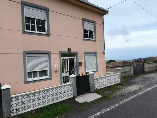 Casa Espaciosa con Vistas y Amplio Terreno en Seixas, Malpic - foto 5