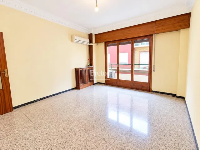 Amplia vivienda de 4 dormitorios con balcón en San Antonio María Claret — 16