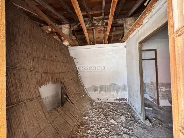 Casa en Almoines a reformar a su gusto en parcela de 242 m2 , en chaflán con patio. — 30
