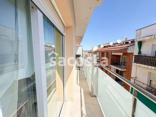 Amplio piso en Els Pavos, Blanes – Espacio y comodidad en un