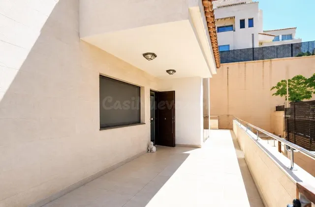 ALTORREAL, ADOSADO DE 304 M2, 4 DORMITORIOS, 3 BAÑOS,GAREAJE - foto 4
