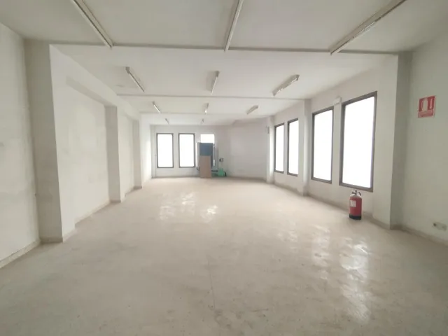 LOCAL DE ESQUINA DE 222 M2 - CO. MAGROS — 8