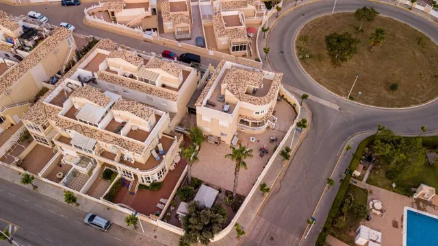 Chalet exclusivo con vistas a la Laguna de la Sal en Torrevieja — 2