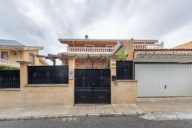 Espectacular Casa de Lujo en Urbanización Los Cerezos - foto 2