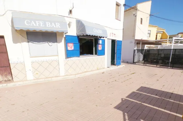 LOCAL COMERCIAL CONVERTIBLE EN VIVIENDA PLANTA BAJA - foto 3