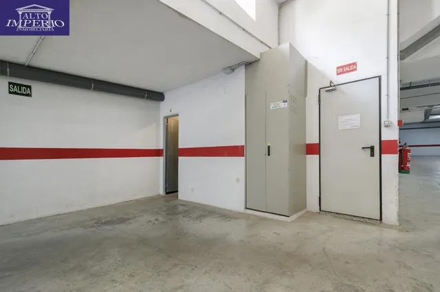 Ático en venta en La Zubia — 29