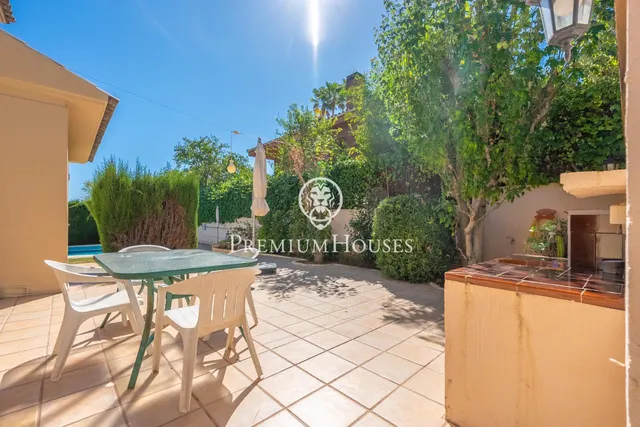 Casa con jardín y piscina en L'Aragai — 13