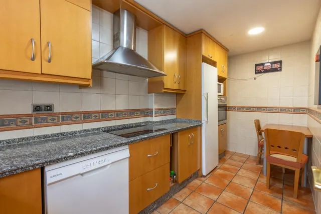 OPORTUNIDAD EN VENTA DE CASA ADOSADA DE TRES DORMITORIOS EN MARACENA — 6