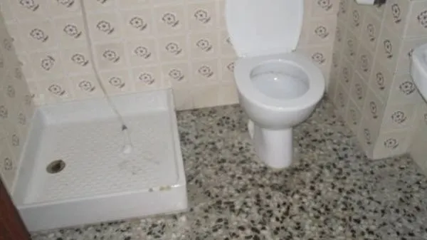 LOCAL COMERCIAL — 9