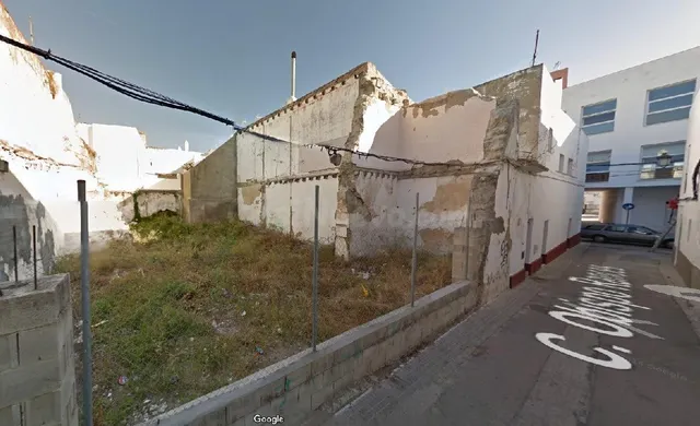 Estupendo solar con proyecto de vivienda en casco histórico  - foto 3