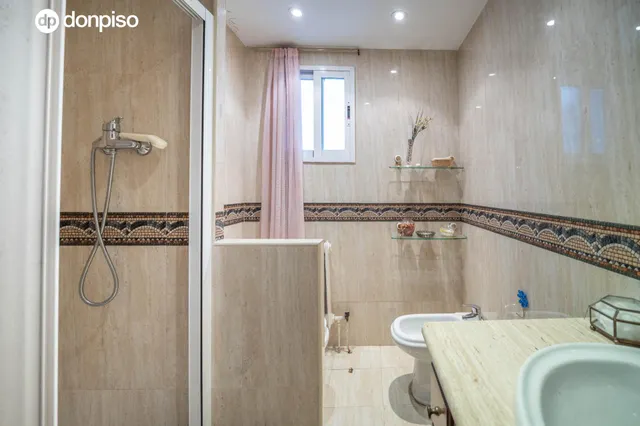 Impresionante piso en el centro de Granada. — 31