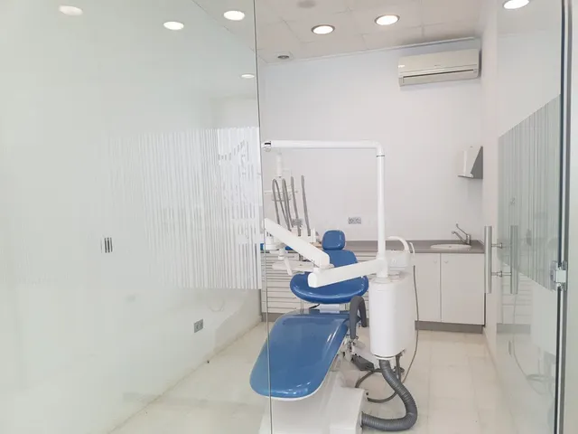 Excelente OPORTUNIDAD de Local en Zona Raval de la UJI - foto 4