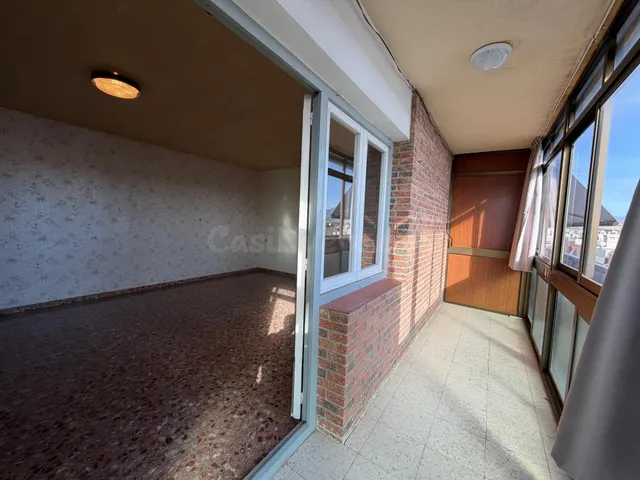 Amplia vivienda de 4 dormitorios en el centro de San Juan de Alicante — 2
