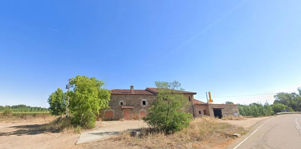 CASA DE PIEDRA CON JARDIN EN ALIJA DEL INFANTADO