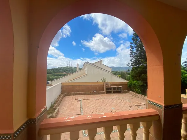 Exclusivo pareado en Santa Mónica: elegancia, espacio y vist - foto 3