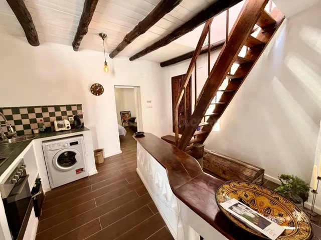 Encantadora Casa Reformada en el Corazón del Casco Histórico - foto 4
