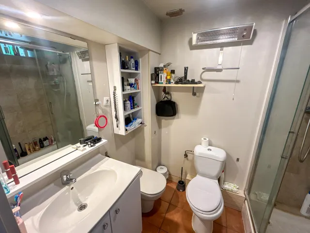 Chalet esquinero con apartamento independiente y piscina en Sant Pere de Ribes — 35