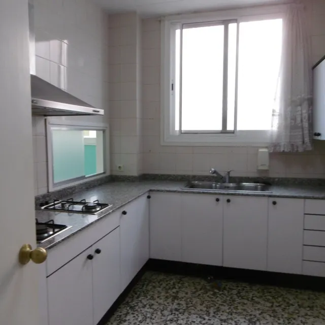LOCAL COMERCIAL EN VENTA — 10