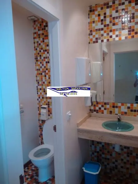 LOCAL COMERCIAL EQUIPADO PARA HOSTELERÍA. — 10