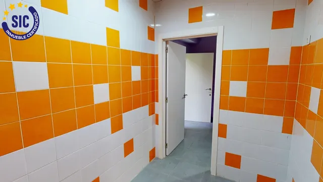 Local comercial o terreno de edificación para promover 5 viviendas y trasteros junto en la Avda. Lidon de Castellón — 22