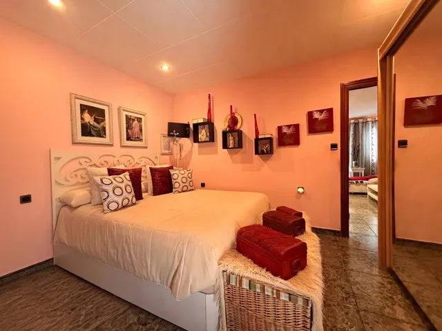 Piso impecable de 2 habitaciones con balcón en Badalona — 16