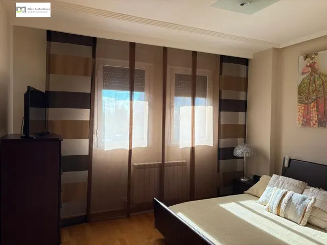 CHALET PAREADO  PRÓXIMO A ESPACIO LEÓN — 22