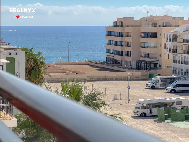 La Veleta! Espectacular apartamento con increíble diseño + Amplia terraza con vistas panorámicas y laterales al mar (250 mts playa) — 18