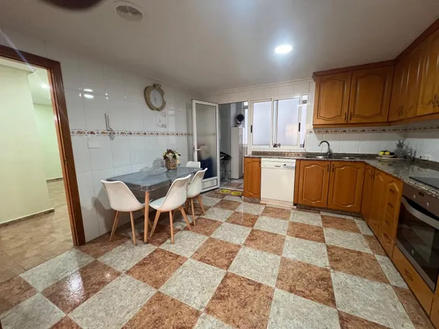 ¡Piso de 147 m2 con gran terraza, ascensor y 4 habitaciones! — 36