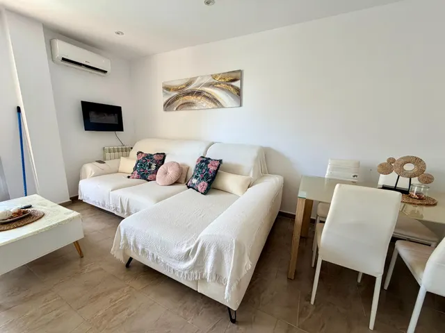 Vivienda reformada con terraza en Aguadulce Norte, piscina comunitaria y lista para entrar a vivir — 9