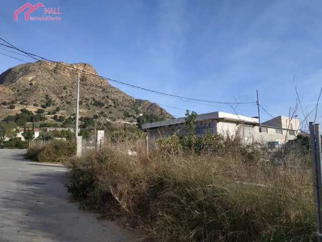 PARCELA CON VIVIENDA Y NAVE — 4