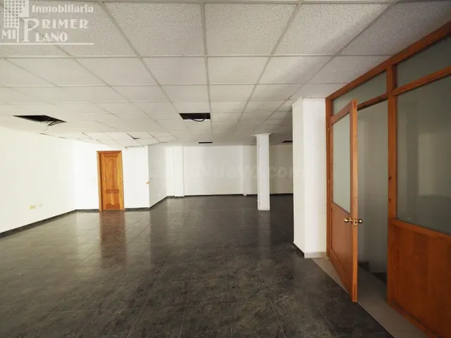 Se vende local en calle Don Victor en 1ª planta de un edific - foto 4