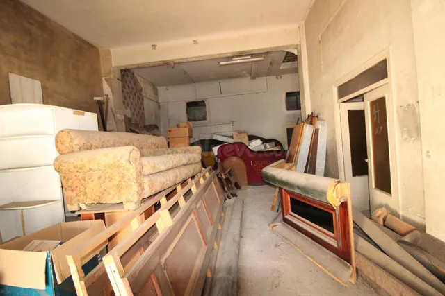 Local comercial 118m² en venta - Calle real - foto 4