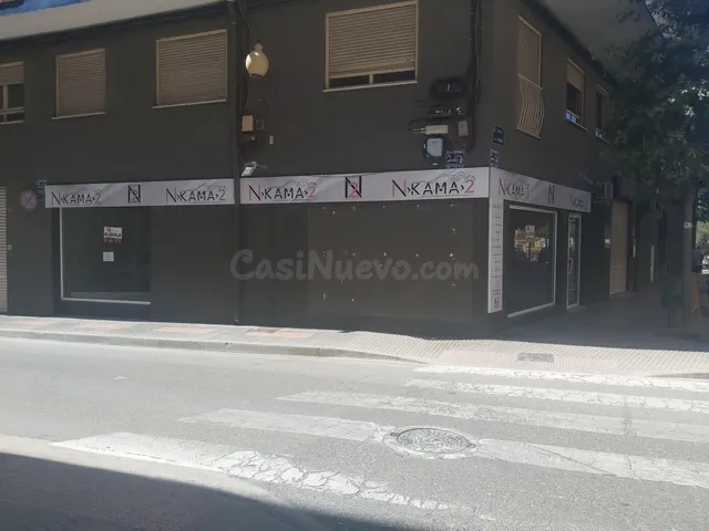 MAGNÍFICO LOCAL COMERCIAL EN ALQUILER — 2