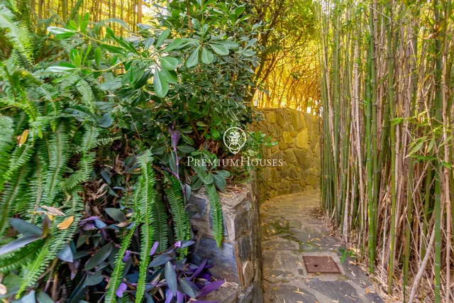 Exclusiva casa en Vallromanes. Naturaleza, privacidad y vistas panorámicas. — 30