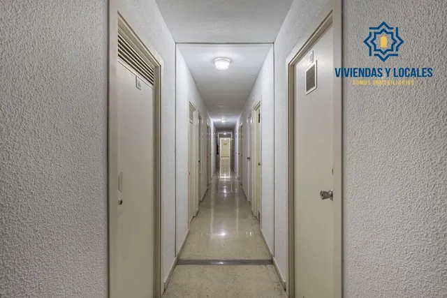 EXCLUSIVO PISO CON JARDÍN PRIVATIVO EN UNA DE LAS MEJORES URBANIZACIONES DE GRANADA — 44