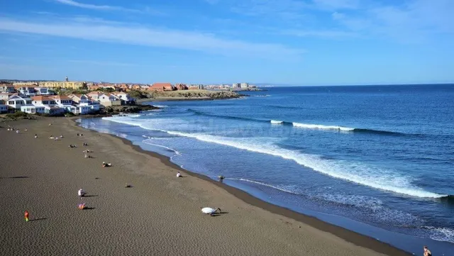 Vivienda tipo dúplex con vistas al mar en Playa del Hombre. - foto 2
